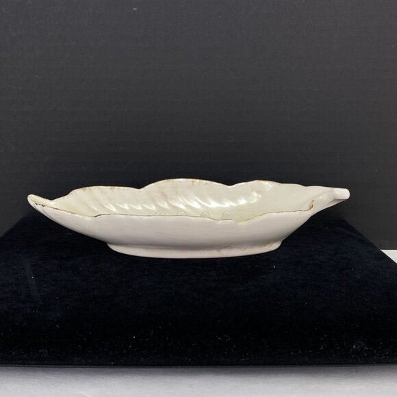 Vintage Mid Century California Pottery Leaf Shape Ashtray White - Picture 6 of 12